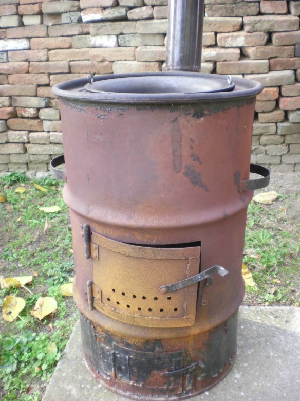 Dragan's homemade stove. Made from an old oil barrel