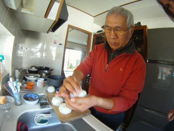 My host and friend in Kamakura, Hatashimari  teaches me to make my favorite Japanese snack Oni Guri Rice balls
