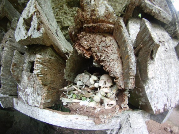Bones and human remains were scattered all over the steep climb to the central tomb, cigarettes were placed next to some of the remains as offerings. ( I actual wonder how many of the deceased died of lung disease or smoking related illnesses)